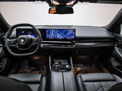 Used 2025 BMW 530i image 13