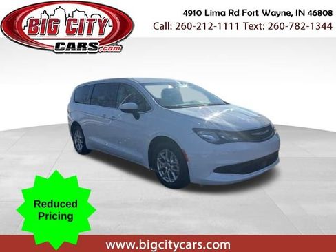 Used 2023 Chrysler Voyager LX FWD image 1