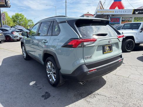 Used 2021 Toyota RAV4 XLE Premium AWD/4WD image 5