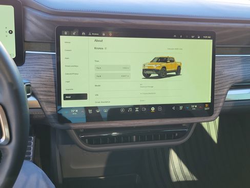 Used 2022 Rivian R1T Adventure image 11