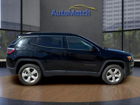 Used 2020 Jeep Compass Latitude w/ Cold Weather Group AWD/4WD image 13