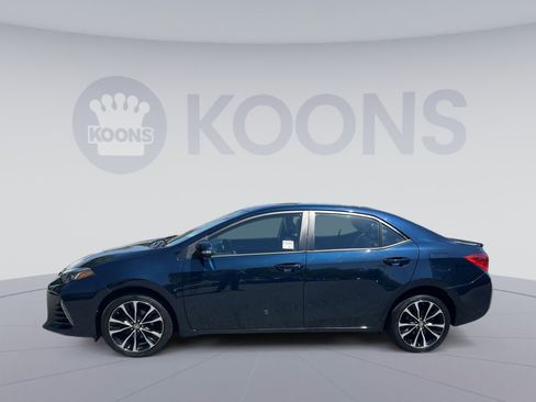Used 2019 Toyota Corolla SE FWD image 2