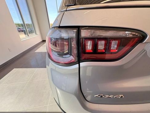 Used 2025 Jeep Compass Limited AWD/4WD image 20