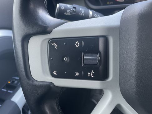 Used 2023 Land Rover Defender 110 S image 23