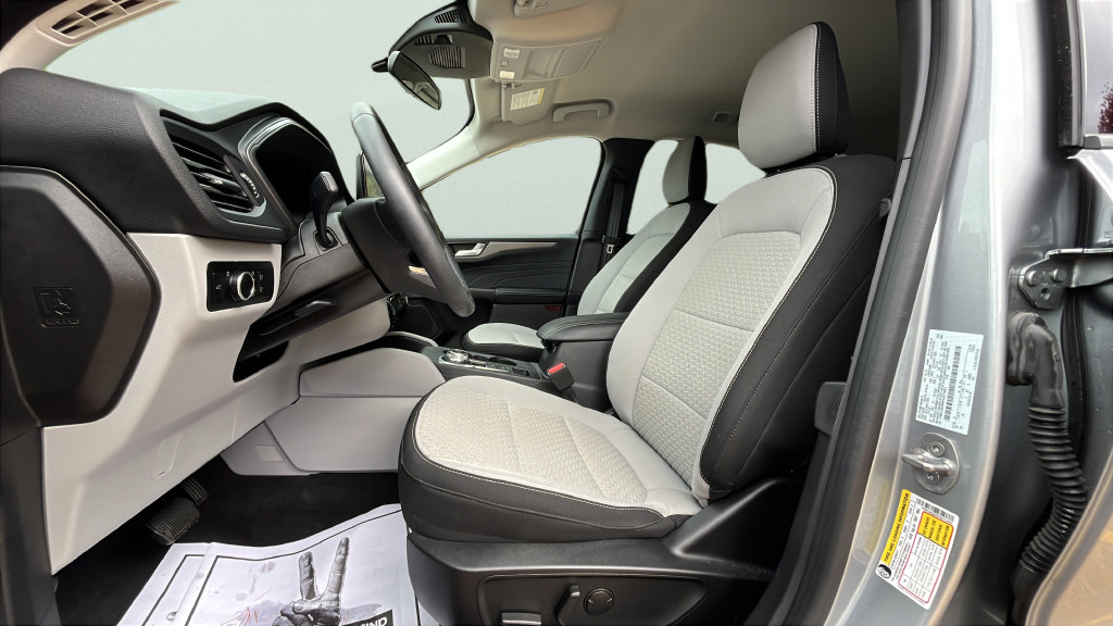 Used 2023 Ford Escape Active w/ Tech Pack #2 AWD/4WD image 14