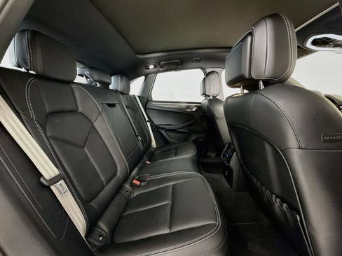 Certified 2024 Porsche Macan AWD/4WD image 19
