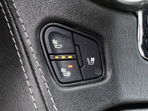 Used 2019 Chevrolet Suburban Premier image 24