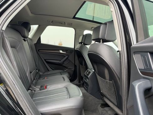 Used 2023 Audi Q5 2.0T Premium w/ Convenience Package image 12