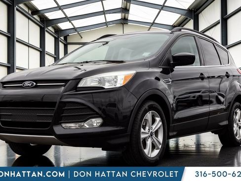 Used 2015 Ford Escape SE w/ Equipment Group 201A FWD image 1