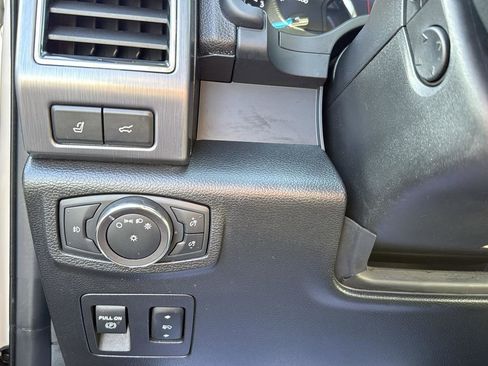 Used 2019 Ford Expedition Max Platinum image 30