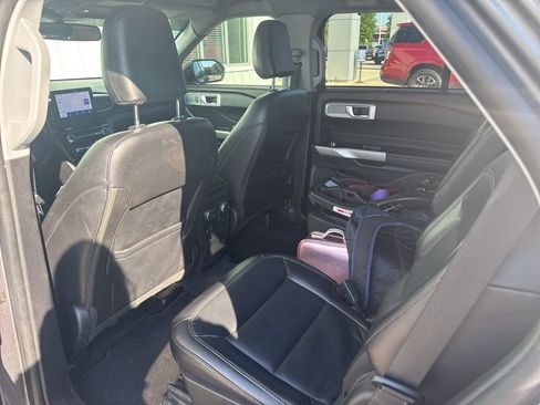 Used 2022 Ford Explorer Limited AWD/4WD image 8