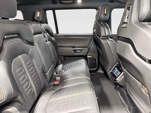 Used 2025 Rivian R1S Adventure AWD/4WD image 21