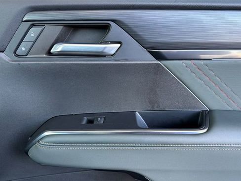 Used 2024 GMC Acadia AT4 w/ Super Cruise Package image 23