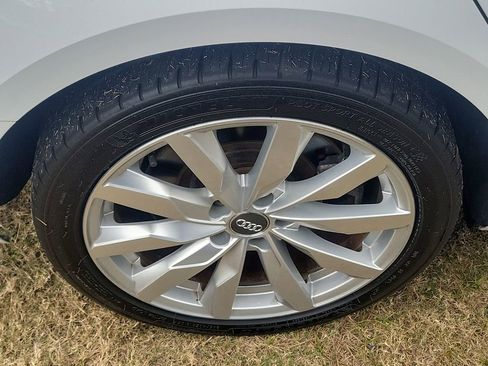 Used 2017 Audi A4 2.0T Premium image 21