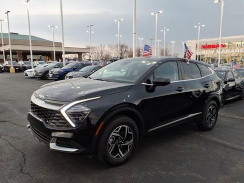 Used 2025 Kia Sportage LX image 7