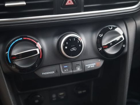 Used 2021 Hyundai Kona SEL FWD image 18