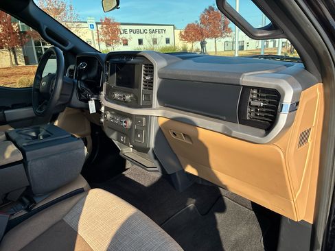 Used 2022 Ford F150 XLT image 52