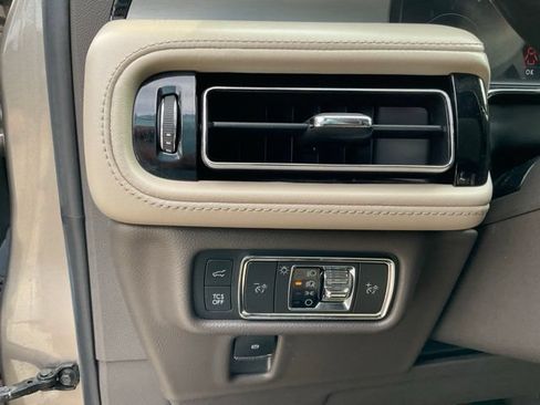 Used 2021 Lincoln Nautilus FWD w/ Equipment Group 101A image 19