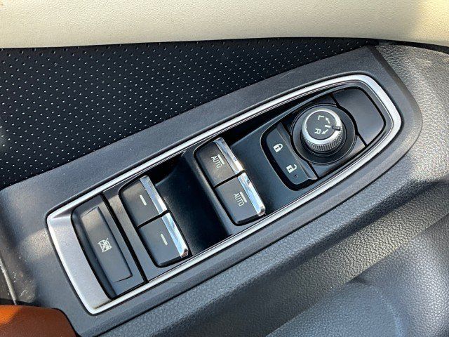 Used 2019 Subaru Ascent Touring AWD/4WD image 32