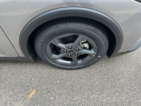 New 2025 Kia K4 LXS image 13