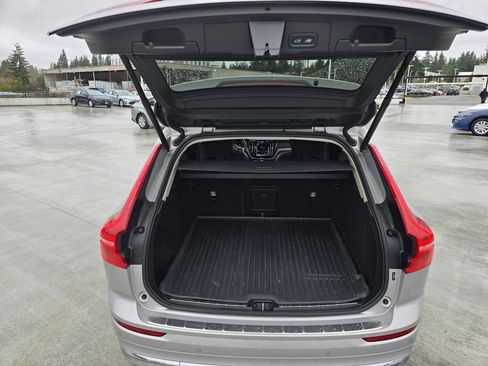 Used 2023 Volvo XC60 B5 Plus w/ Climate Package image 14