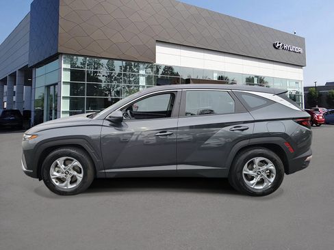 Certified 2024 Hyundai Tucson SE image 3