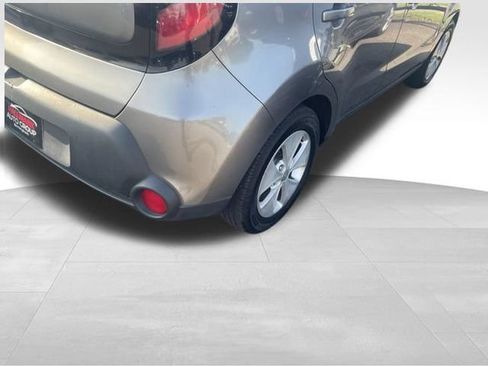 Used 2015 Kia Soul FWD image 10