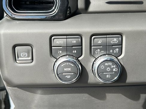 Used 2023 GMC Sierra 1500 AT4X image 28
