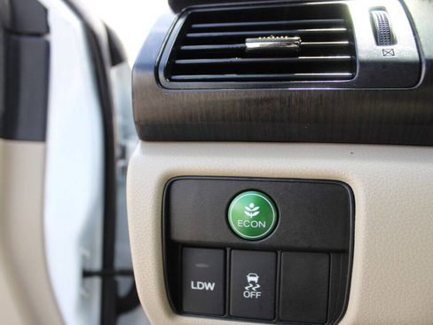 Used 2015 Honda Accord EX-L image 12