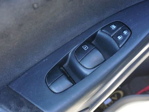 Used 2015 Nissan Sentra SR image 9