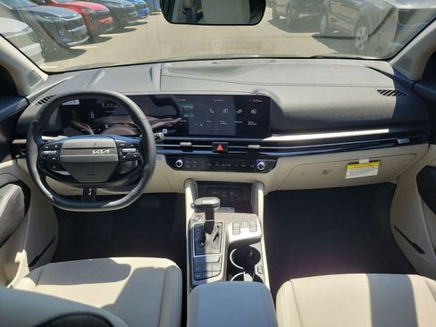 New 2026 Kia Sportage EX FWD image 18