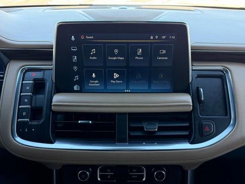 Used 2024 Chevrolet Suburban Premier image 31