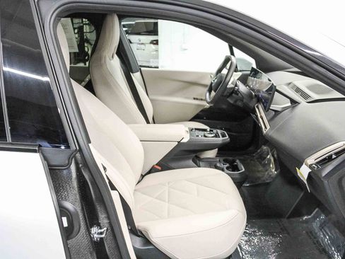 Used 2026 BMW iX xDrive45 w/ Premium Package image 17