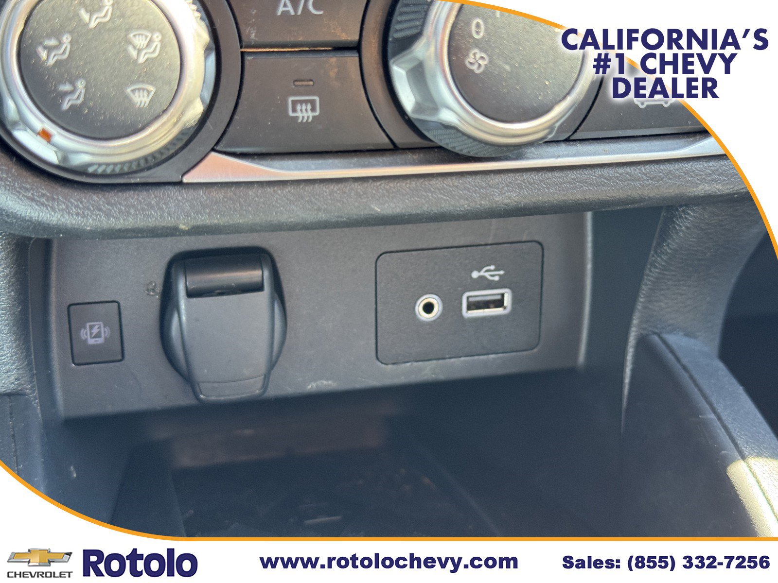 Used 2024 Nissan Versa SV FWD image 19