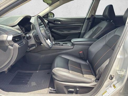 Used 2021 Nissan Altima 2.5 SR FWD image 10