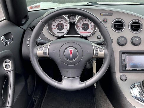 Used 2007 Pontiac Solstice Convertible w/ Premium Package RWD image 5