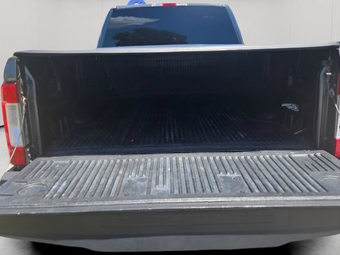 Used 2018 Ford F250 XLT w/ XLT Premium Package AWD/4WD image 18