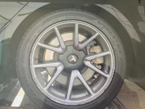 Used 2020 Tesla Model 3 Standard Range RWD image 11