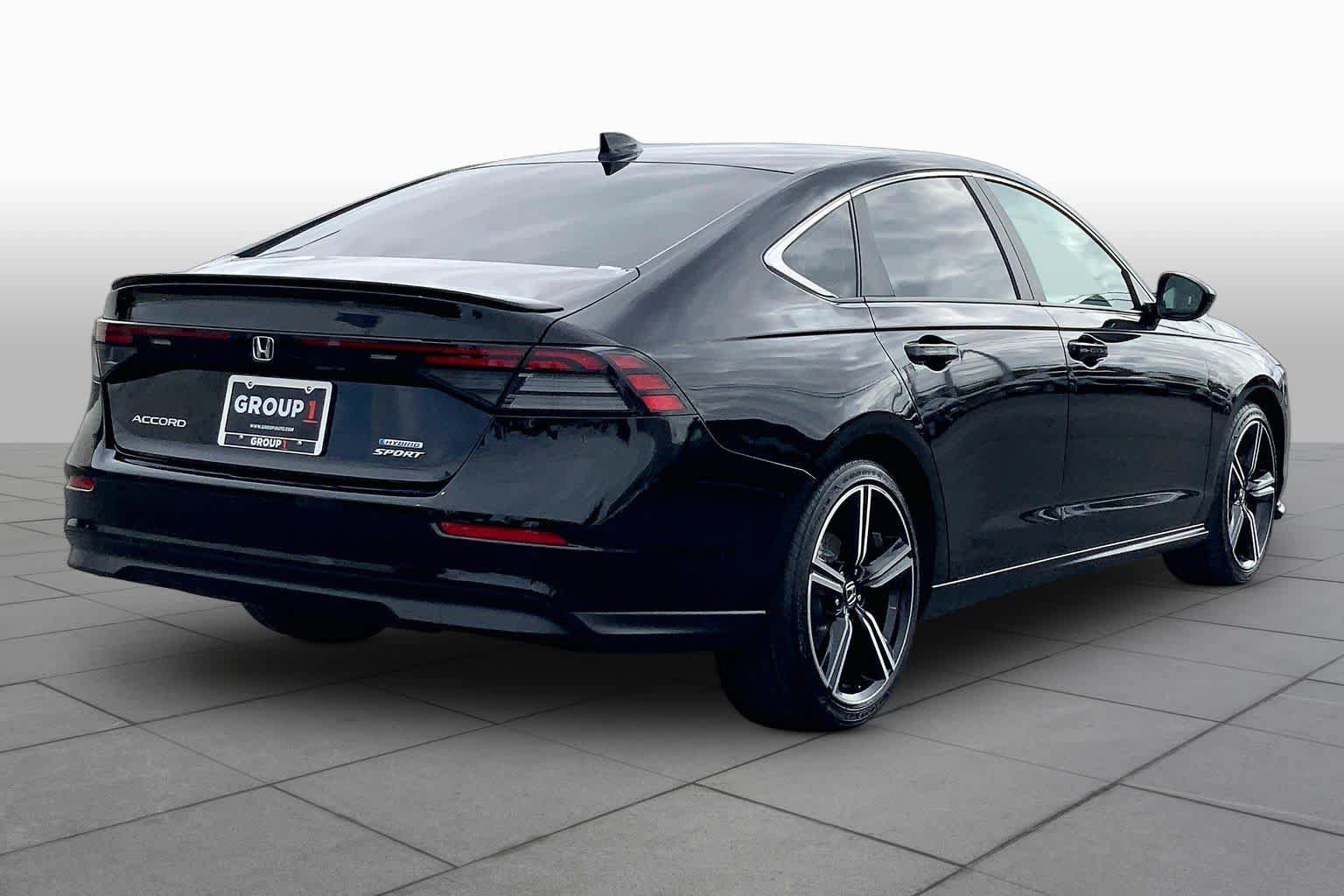 Used 2025 Honda Accord Sport image 12