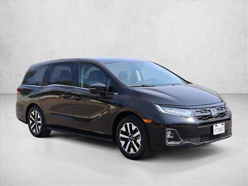 Used 2025 Honda Odyssey EX-L image 3