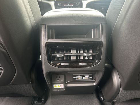 New 2025 Jeep Grand Cherokee Altitude image 55