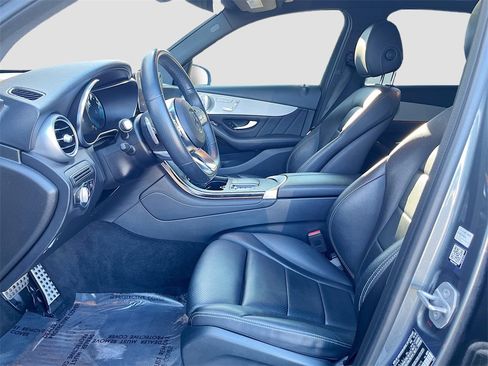 Used 2021 Mercedes-Benz GLC 300 4MATIC image 21