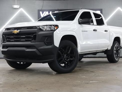 Used 2024 Chevrolet Colorado W/T RWD image 4
