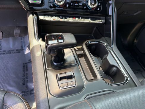 Used 2024 GMC Sierra 1500 AT4 w/ Technology Package AWD/4WD image 16
