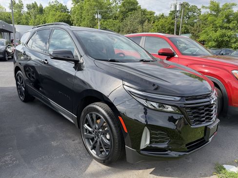 Used 2024 Chevrolet Equinox RS AWD/4WD image 2