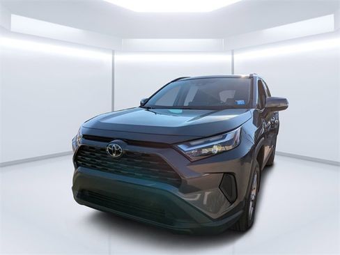 Used 2025 Toyota RAV4 XLE image 7