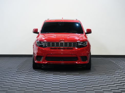 Used 2019 Jeep Grand Cherokee Trackhawk w/ Trailer Tow Group IV AWD/4WD image 4