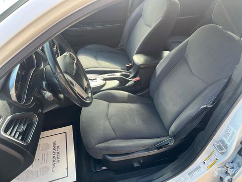 Used 2013 Chrysler 200 Touring w/ S Exterior Appearance Pkg FWD image 23