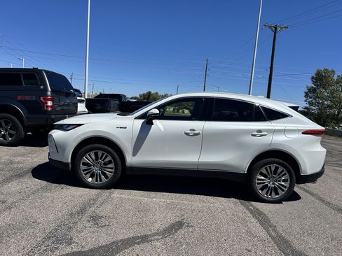 Used 2021 Toyota Venza XLE w/ Softex Package AWD/4WD image 2