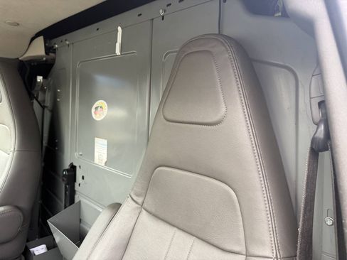 Used 2016 Chevrolet Express 2500 RWD image 17